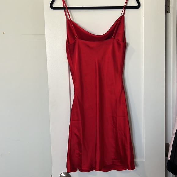 Red dress - Picture 2 of 3